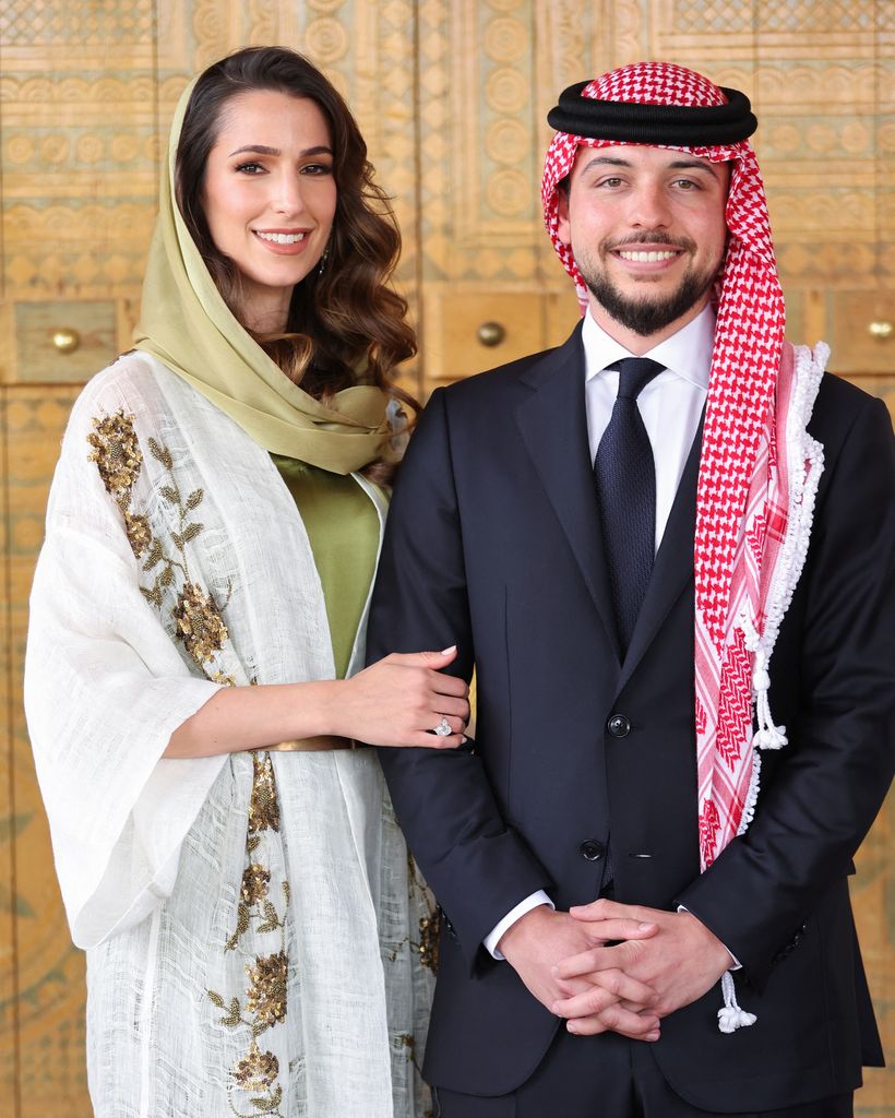 Kronprinz Hussein und seine Verlobte Rajwa bei ihrer Verlobung