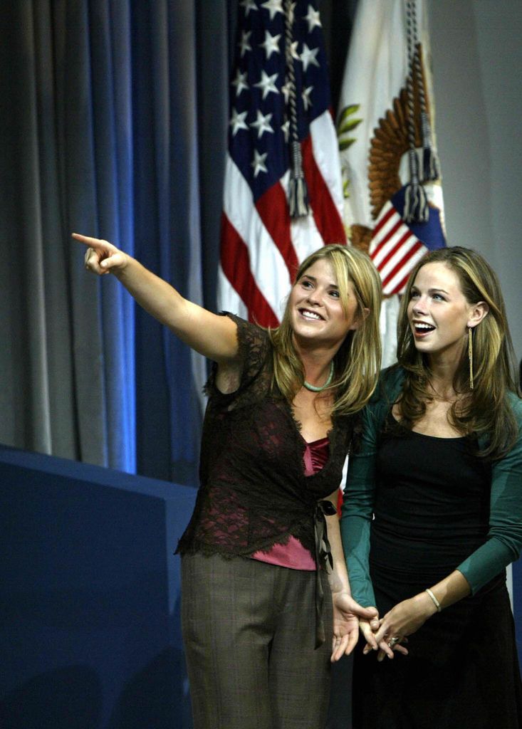 Jenna Bush and her sister Barbara wave to supporters after their father US President George W. Bush delivered his victory speech, 03 November 2004