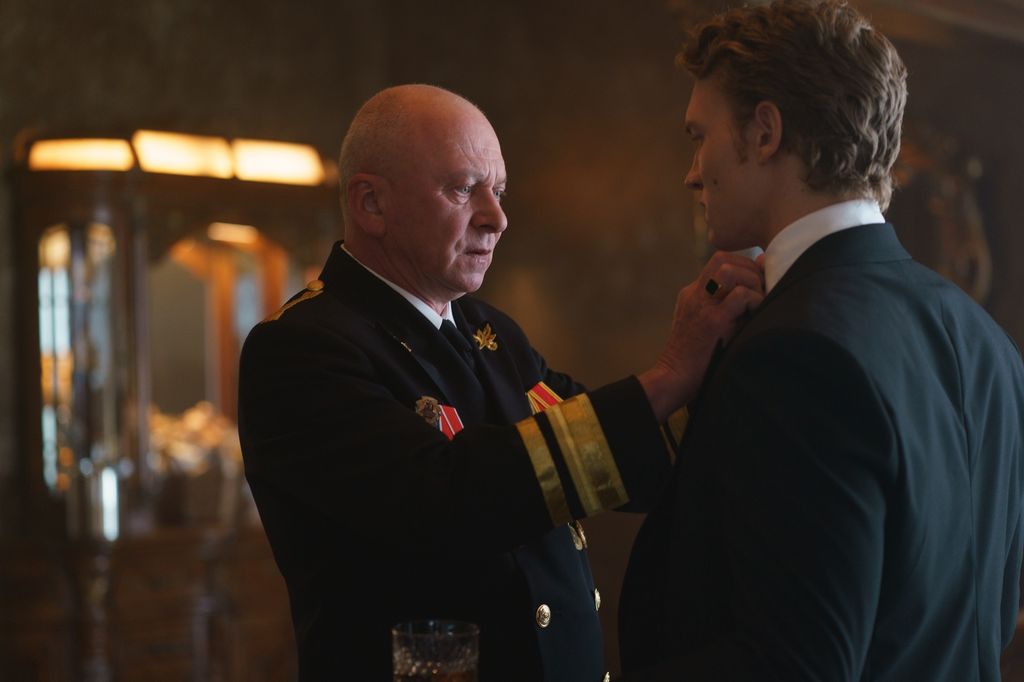 Yarsolav Poverlo as Grigori Rozanov  and Connor Storrie as Ilya Rozanov in Episode 102 of Heated Rivalry