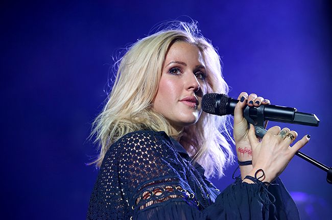 Ellie Goulding sings on stage