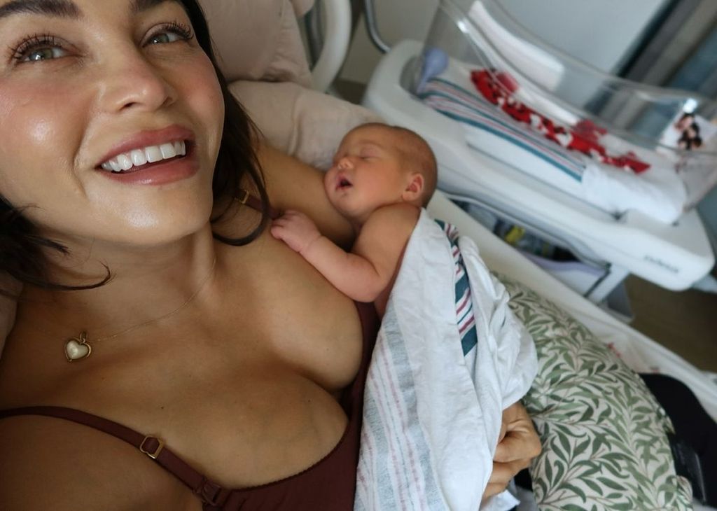 Jenna Dewan with her newborn baby girl