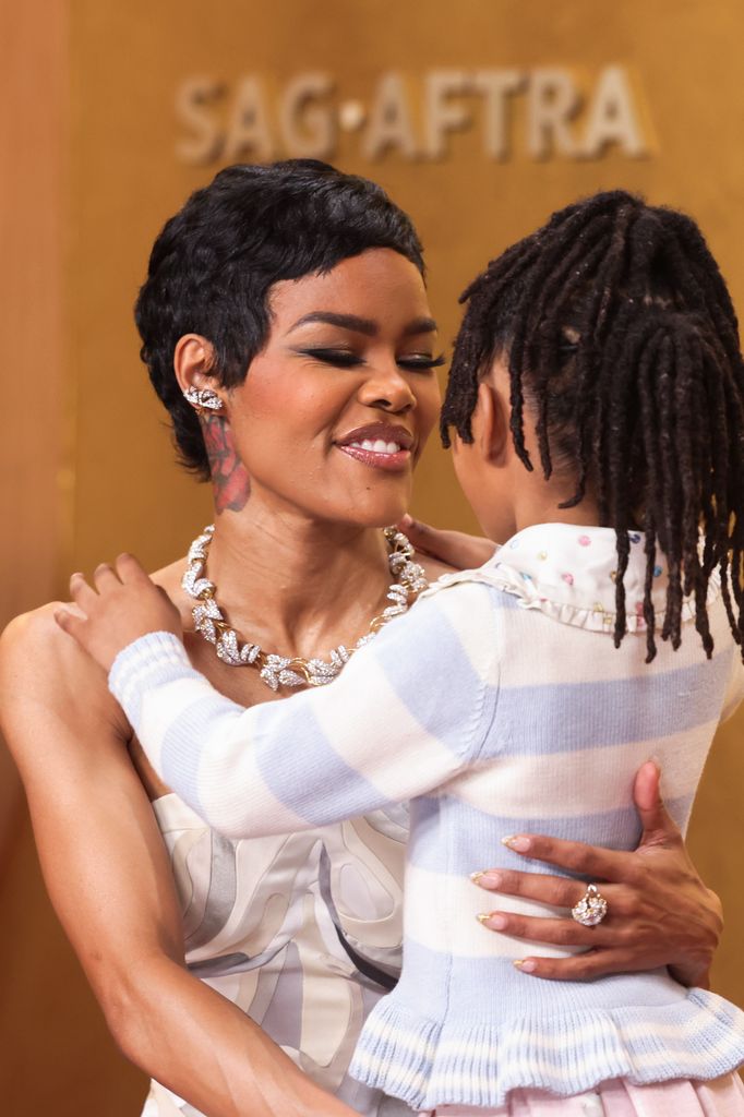 Rue, l'adorable fille de 5 ans de Teyana Taylor, vole la vedette aux SAG Awards 3 Teyana Taylor et sa fille Rue Rose Shumpert ont volé la vedette !
