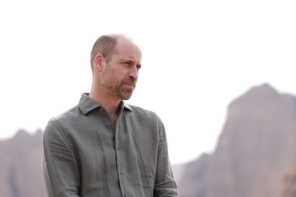 Le prince William interrompt sa pause de mi-mandat avec un message important 1 Prince William, prince de Galles, lors d'une visite à la conservation de la faune et à la protection de la biodiversité dans la réserve naturelle de Sharaan à AlUla, le troisième jour de sa première visite officielle en Arabie Saoudite, le 11 février 2026 à AlUla, en Arabie Saoudite. (Photo par Aaron Chown – Piscine/Getty Images)