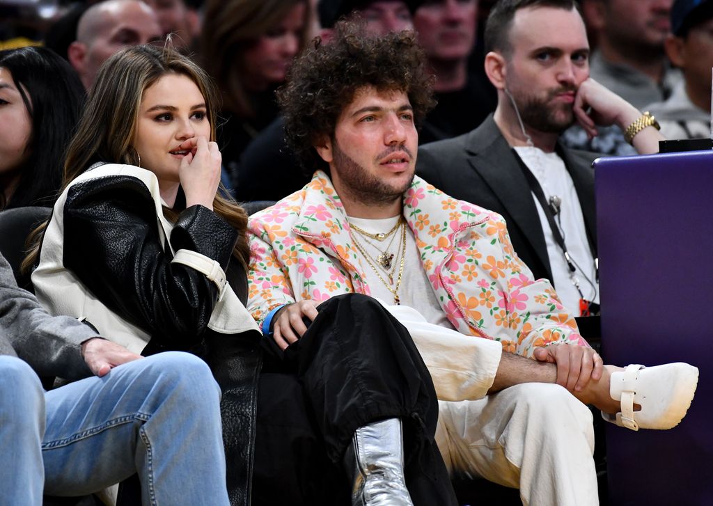 Selena Gomez and Benny Blanco look so loved up during basketball date ...