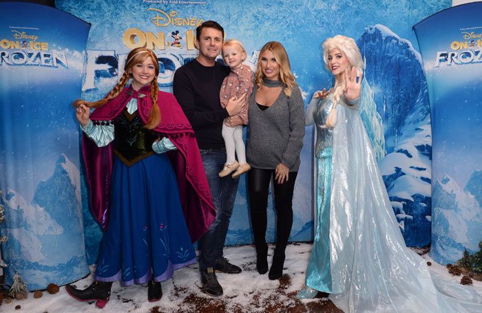 Billie Faiers daughter meets Anna and Elsa