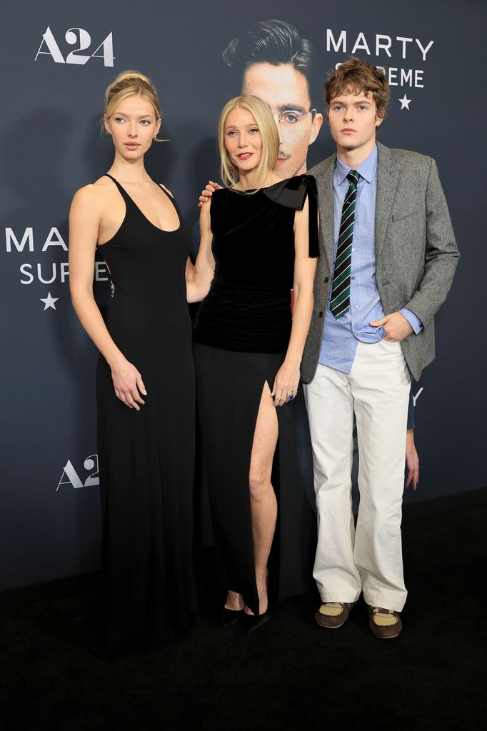 gwyneth paltrow apple and moses martin red carpet