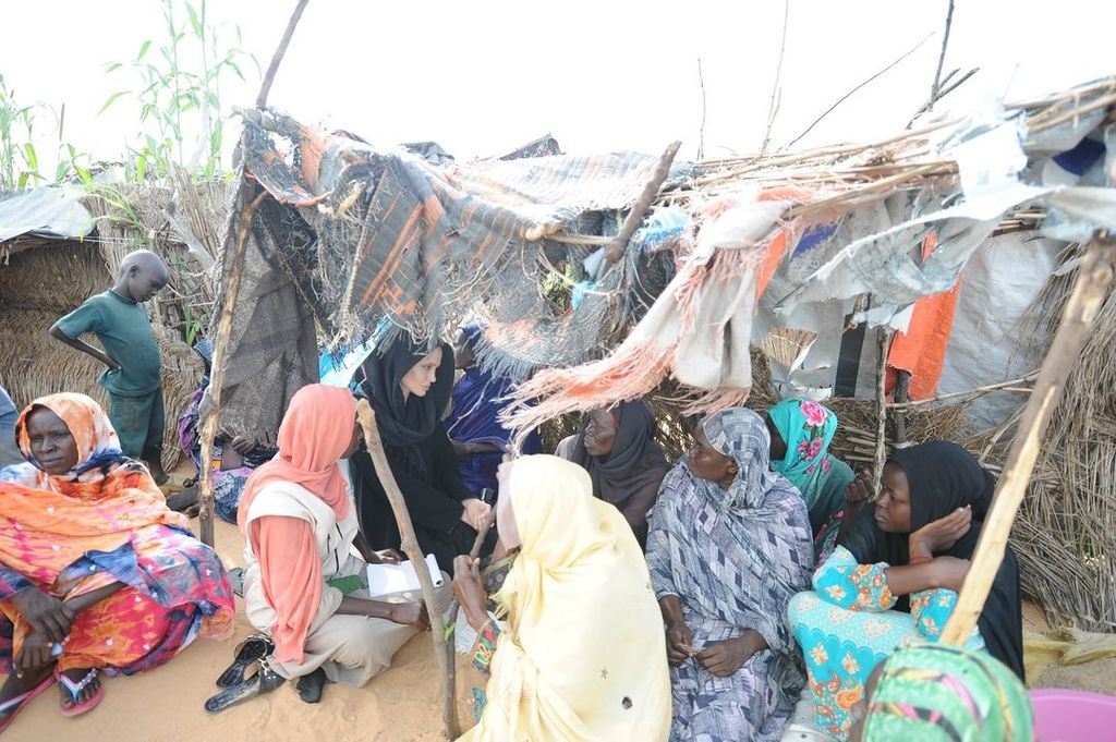 Angelina Jolie shares picture of herself in the refugee camps in Sudan