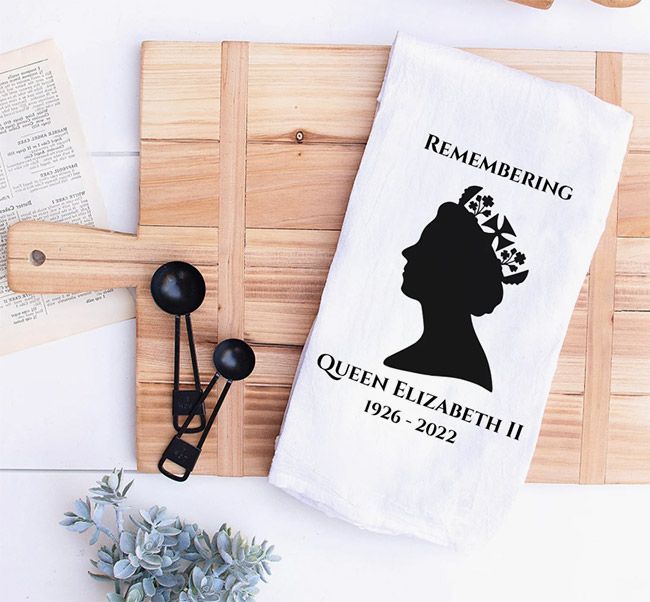 remembering queen elizabeth towel