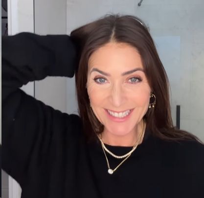 Lisa Snowdon wearing Rodial Banana Highlighter