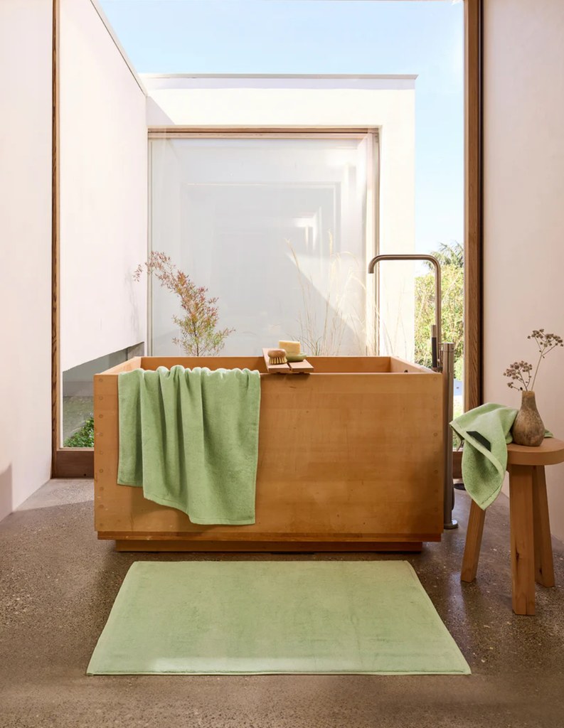 Bed Threads bath set
