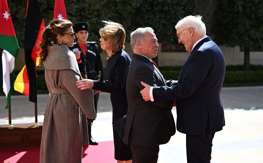 La tenue soyeuse de Victoria Beckham de la reine Rania est le summum de «l'élégance» royale 1 La reine Rania reçoit le président fédéral allemand