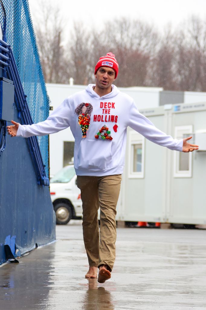 Mack Hollins #13 des Buffalo Bills arrive avant un match contre les Jets de New York