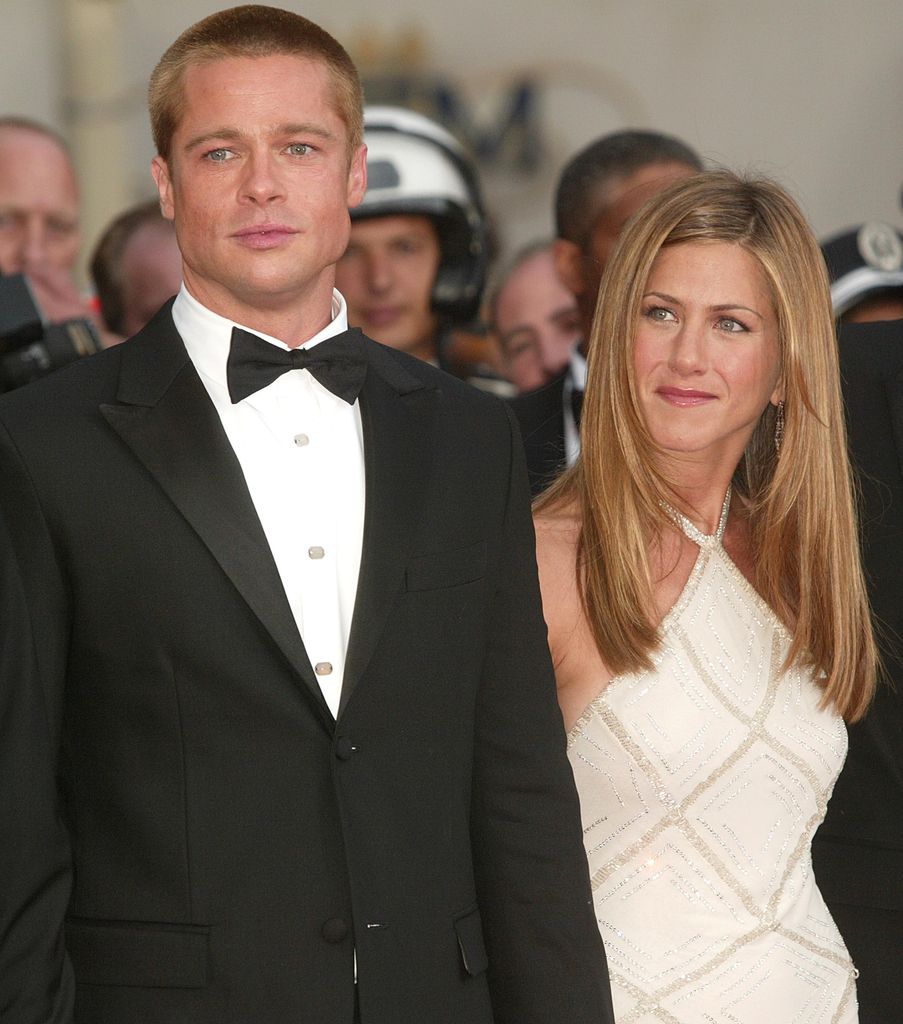 Brad Pitt and Jennifer Aniston in smart dress in 2004