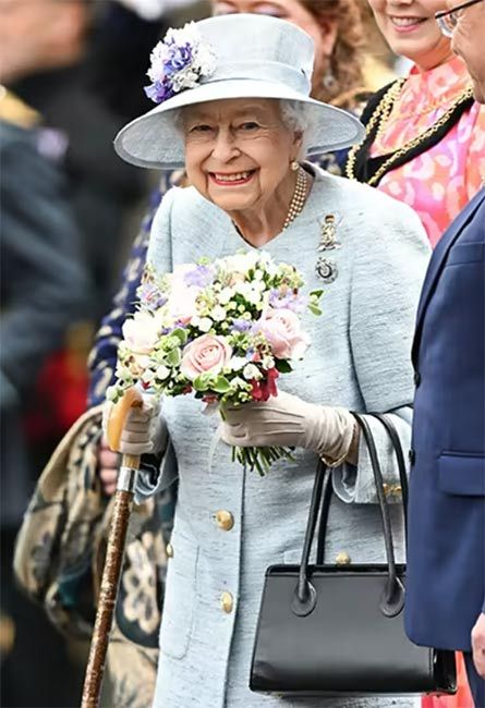 queen balmoral castle ceremony of keys holyrood