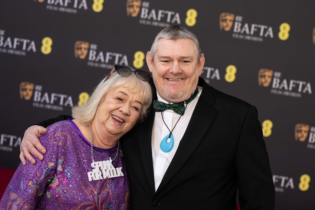 Le militant de Tourette, John Davidson, lutte contre la « culpabilité et la honte » après le scandale des BAFTA 2 Dottie Achenbach et John Davidson ont assisté ensemble aux BAFTA