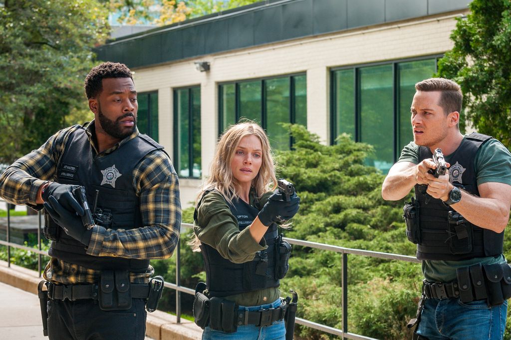 LaRoyce Hawkins as Officer Kevin Atwater, Tracy Spiridakos as Det. Hailey Upton, Jesse Lee Soffer as Det. Jay Halstead on Chicago P.D. season 7, 2019