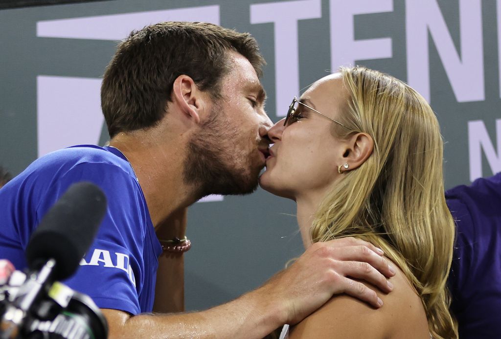 Cameron Norrie kissing Louise Jacobi