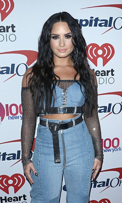 Demi Lovato offers therapy sessions to fans on US tour | HELLO!