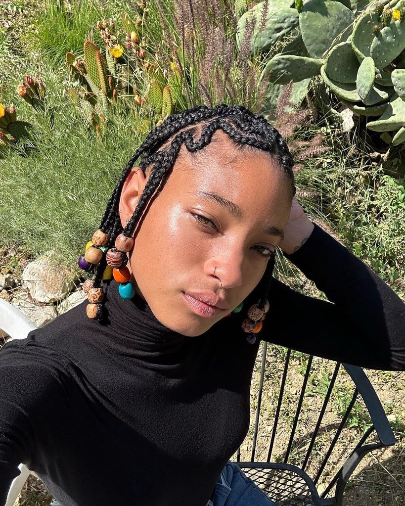 Willow Smith showcased her stylish new hair look