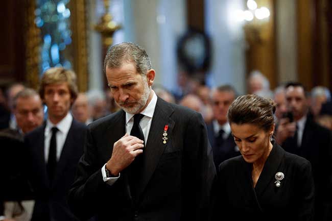 King Felipe and Queen Letizia attend King Constantines funeral