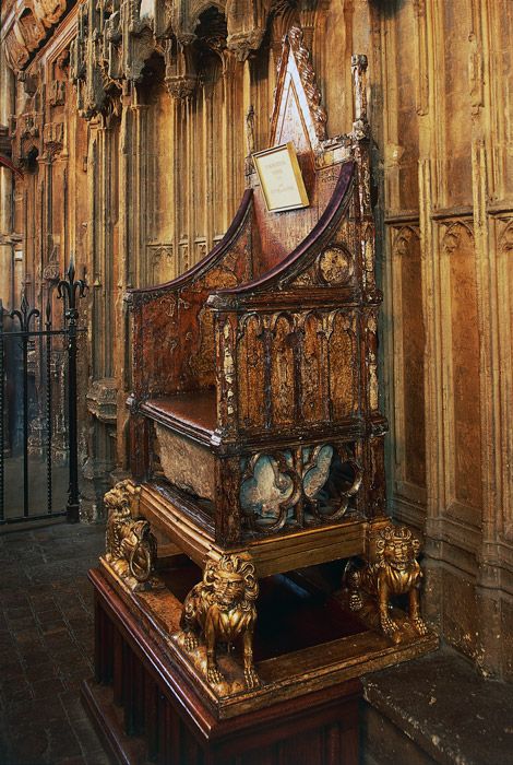 queen coronation chair