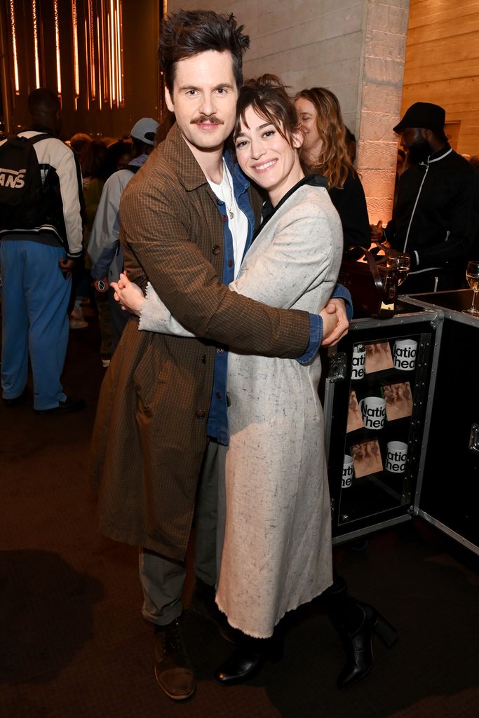 lizzy caplan and husband tom riley 2023