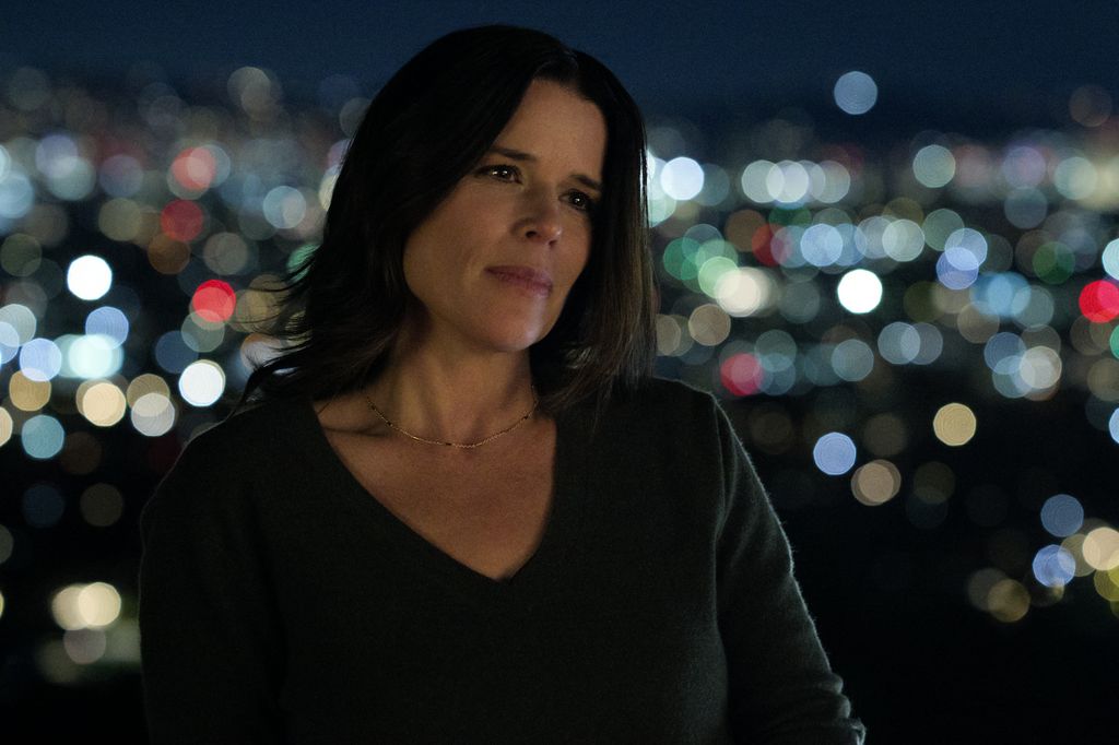 Neve Campbell as Maggie McPherson in episode 206 of The Lincoln Lawyer