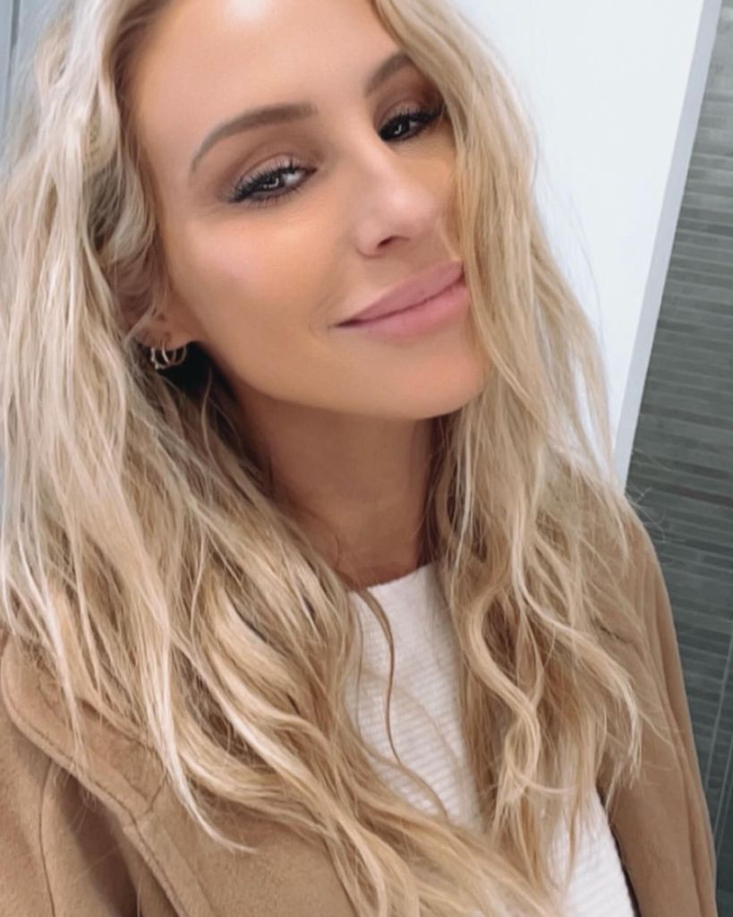 selfie of scott clifton girlfriend elle anderson