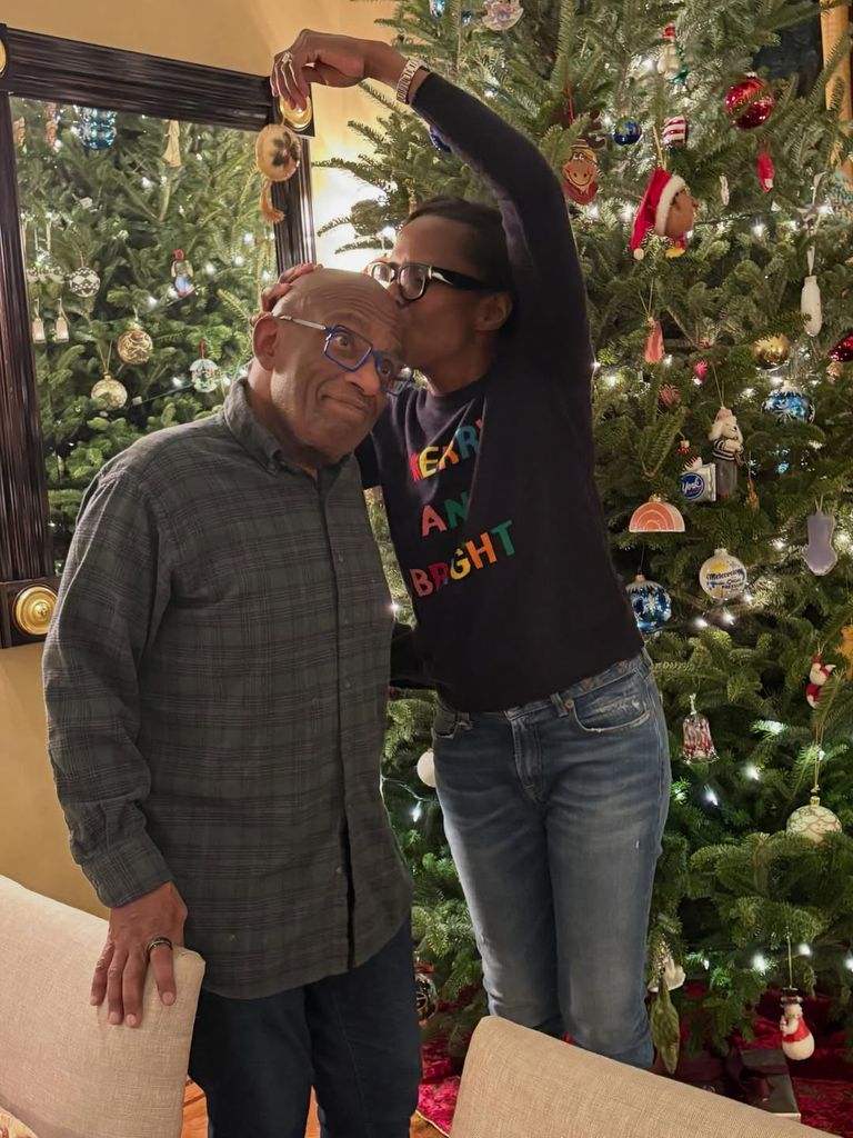 The duo decorated their Christmas tree during their time off