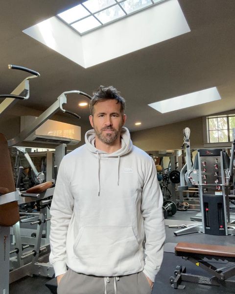 Ryan Reynolds shares a glimpse of his fitness regimen in a photo shared on Instagram