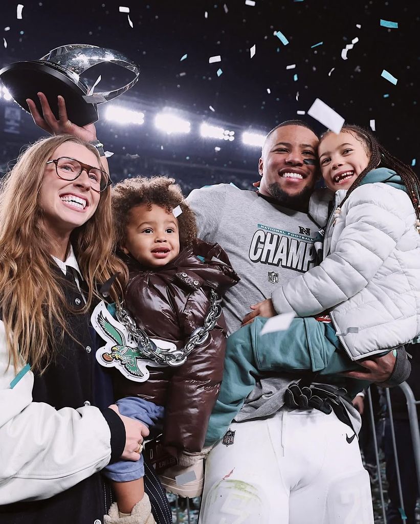 Anna posted a sweet family photo