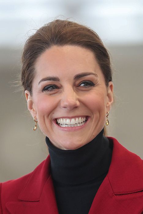 Kate Middleton is so sophisticated in red blazer for North Wales visit ...