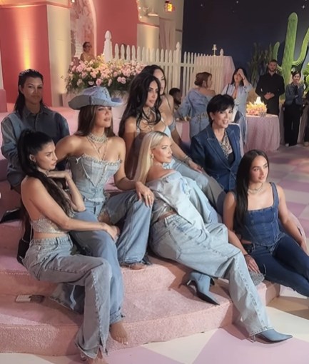 As Kardashians na festa de aniversário de Khloe