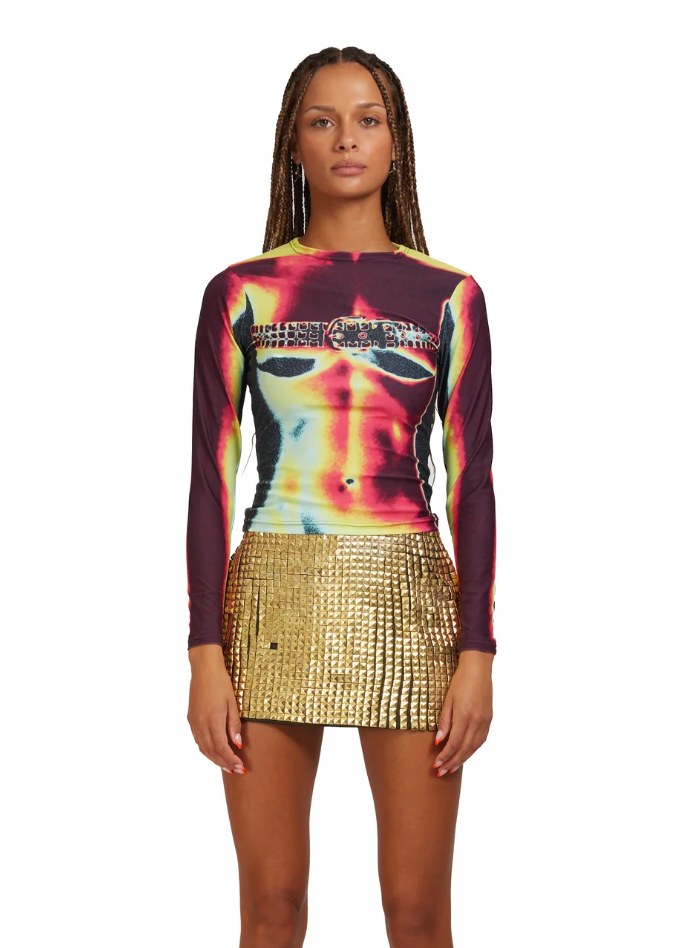 Curve-Enhancing Digitally Printed Top