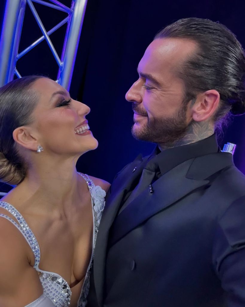 Pete Wicks and Jowita Przystal looking in each other's eyes during Strictly