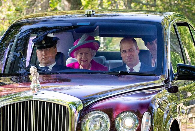 the queen and cambridges in cars