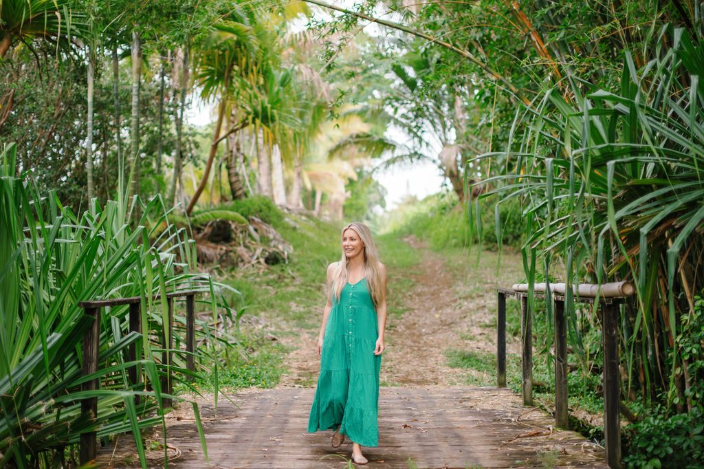 Crystal Hefner walks through Hawaii