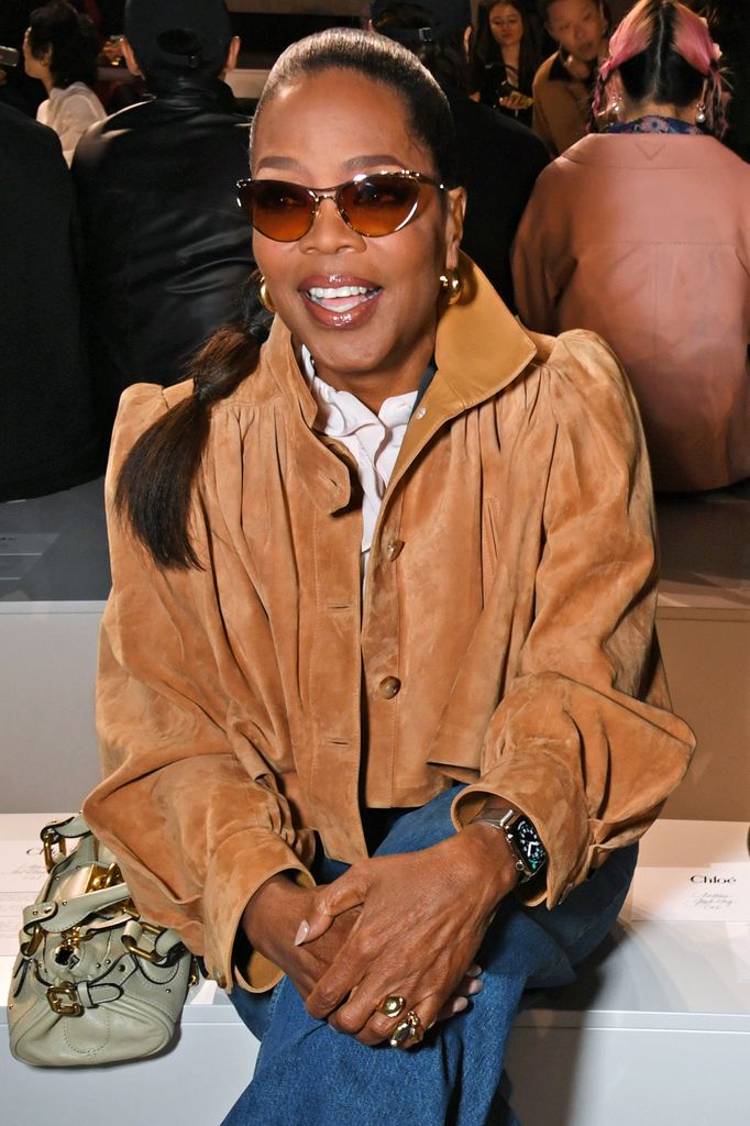 photo d'Oprah Winfrey en veste courte et lunettes de soleil pfw