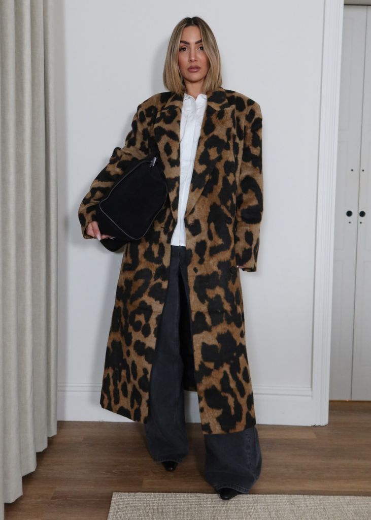 Frankie styled the Topshop coat with wide-leg jeans