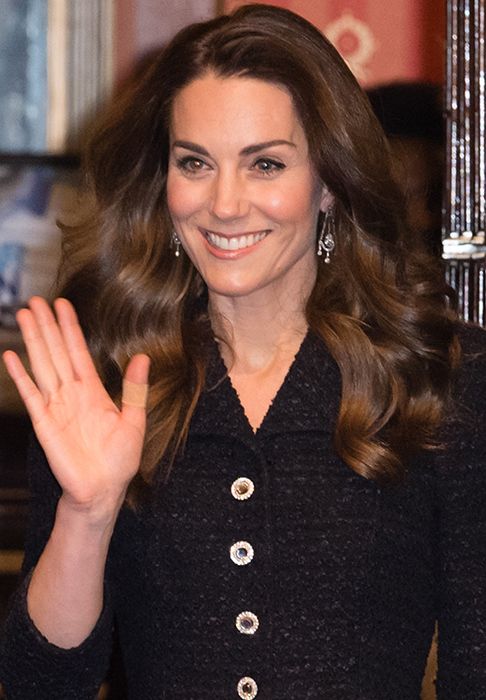 Kate Middleton paid a subtle tribute to the Queen on theatre outing ...