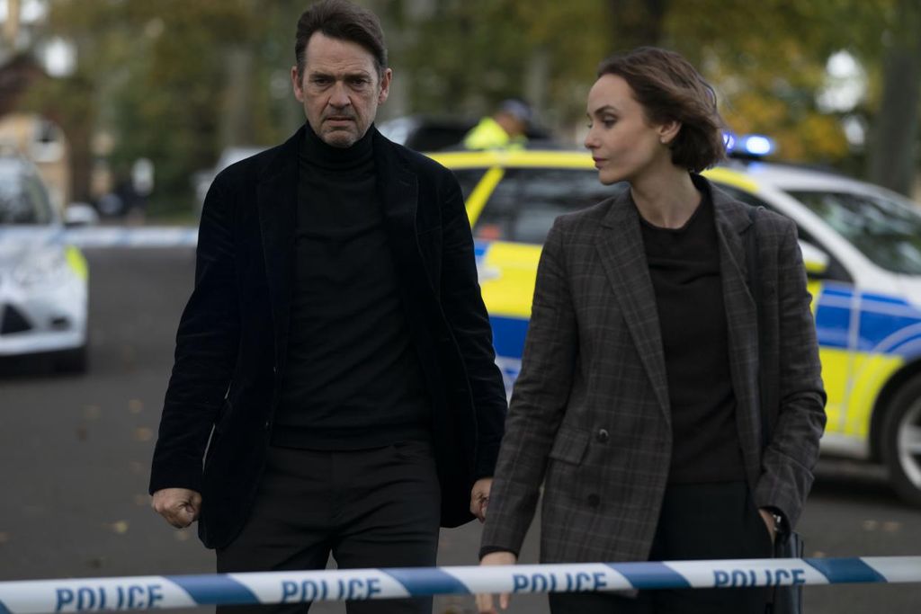 DOUGRAY SCOTT as Ray Lennox and JOANNA VANDERHAM as Amanda Drummond in Crime