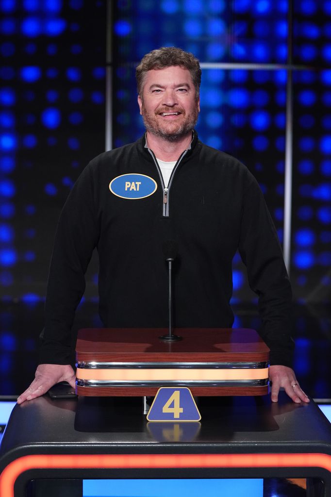 CELEBRITY FAMILY FEUD- Zach Braff & Donald Faison vs. Neil Flynn and Wendi McLendon-Covey vs. Patrick Warburton  Its an epic family reunion when the cast of Scrubs, led by Zach Braff and Donald Faison, face off against Neil Flynn and his Beer Shark Mice improv crew as they test their skills and compete for charity. In the next game, actor Wendi McClendon-Covey, along with her family and Generation Ripe podcast partner, go head-to-head against actor Patrick Warburton and his family in an all-new episode