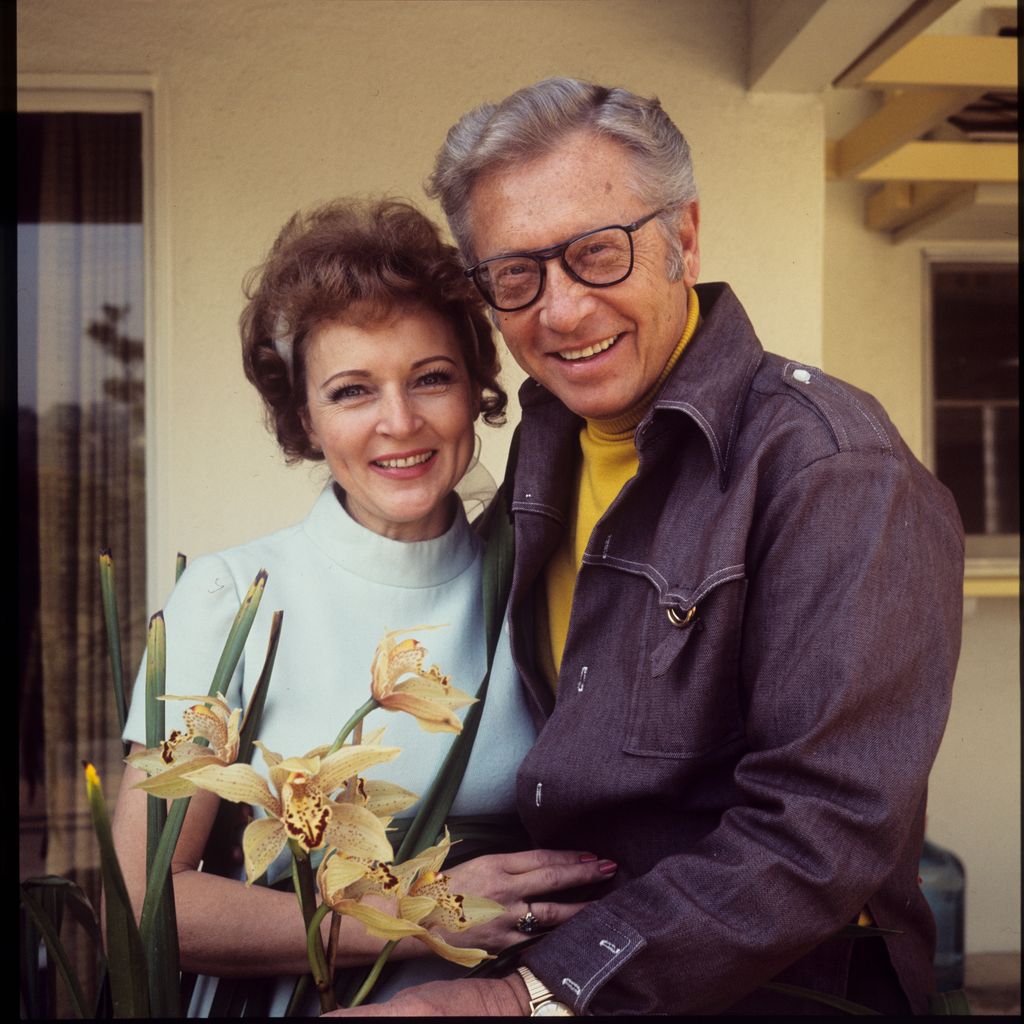 PASSWORD - Ludden At Home Layout - Shoot Date: February 14, 1972. 
ALLEN LUDDEN WITH WIFE BETTY WHITE