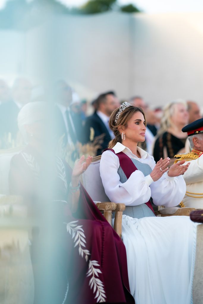 For the special day, Queen Rania wore the Arabic Scroll Tiara