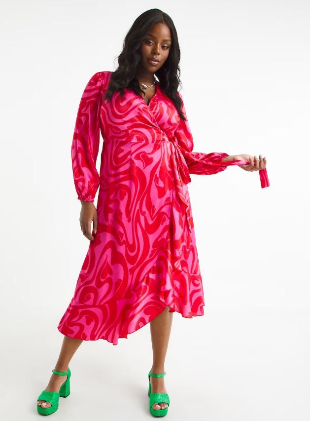 13 best tummy flattering dresses 2023: Expert stylist advice for hiding ...