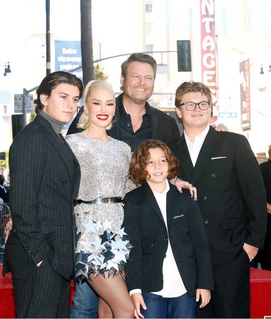 Gwen Stefani and Blake Shelton with Kingston, Apollo and Zuma