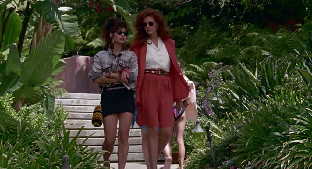 Julia Roberts wears Bermuda shorts in Pretty Woman (1990)
