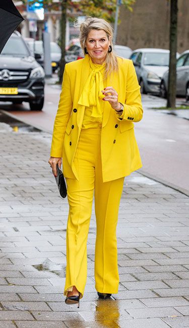 maxima yellow suit