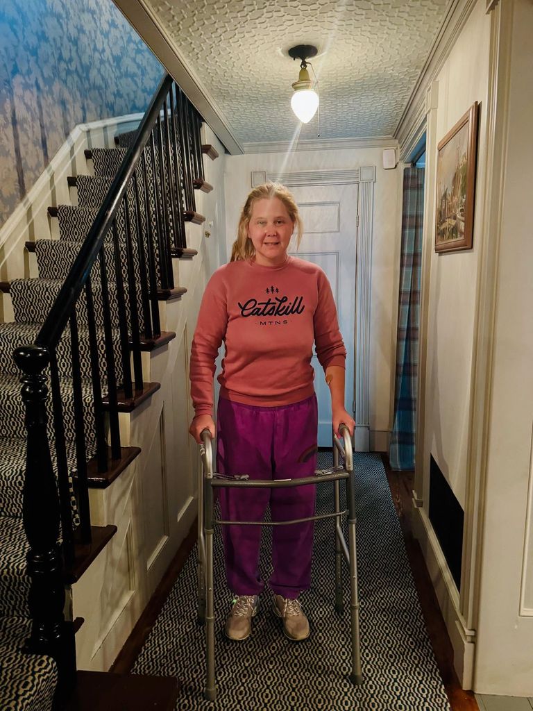 amy schumer using a walker