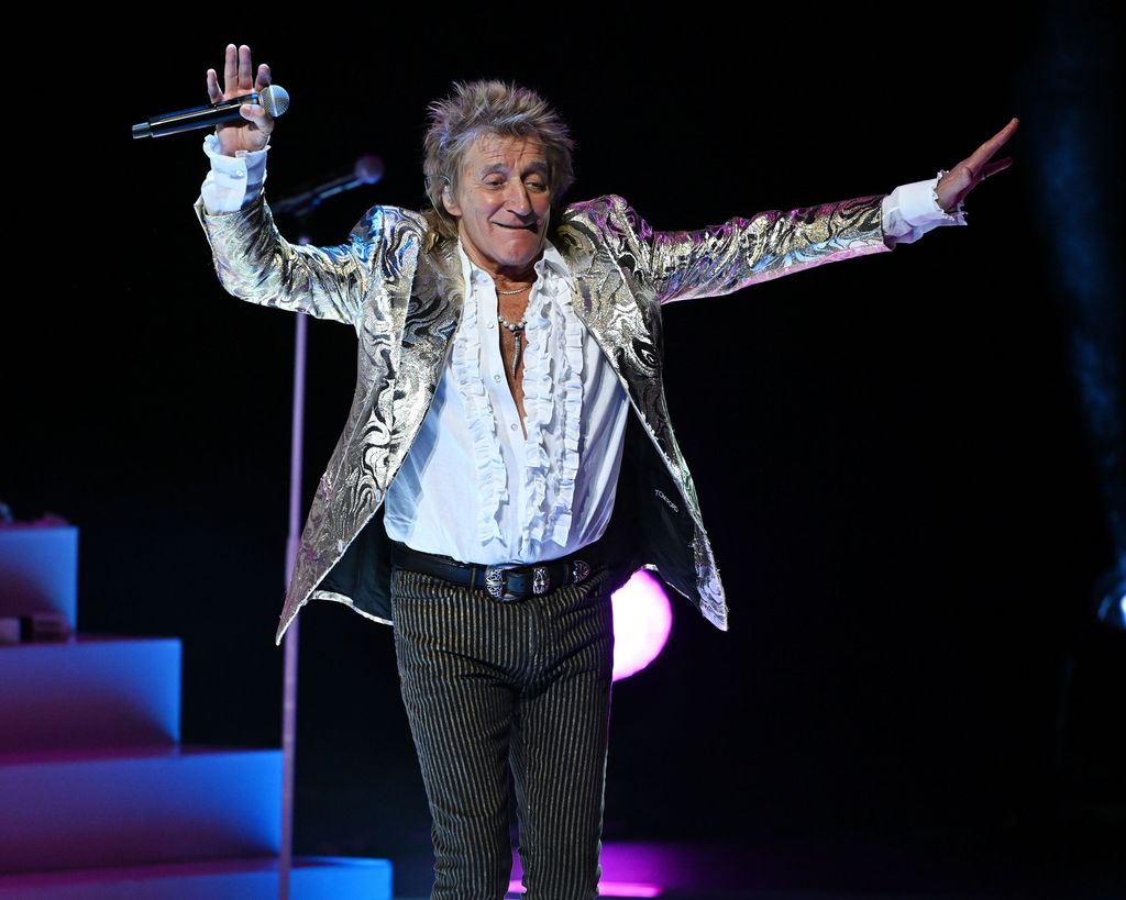 Rod Stewart inundated with support as he makes major announcement